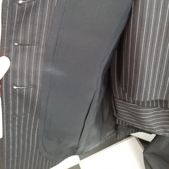 Vest - Picture 4 of 7